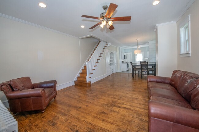 Photo - 505 E 19th St