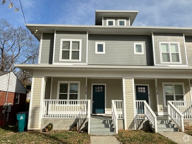 Building Photo - North Nashville home with 3 bedrooms, park...