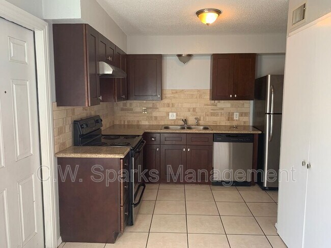 Photo - 1920 W Sanford St Unidad #A