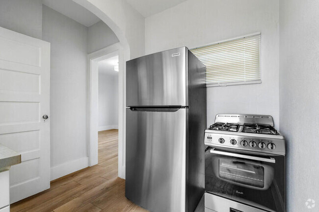 Building Photo - 416 33rd St Rental