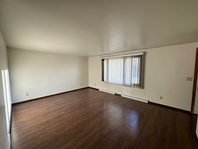 Photo - 951 Velsen Rd
