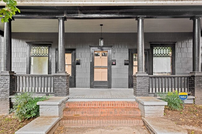 409 W 1st St Unit 1