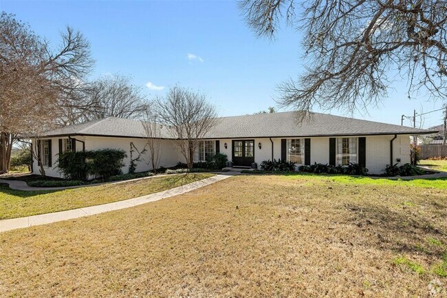 Building Photo - 703 Grey Fox Trail Rental