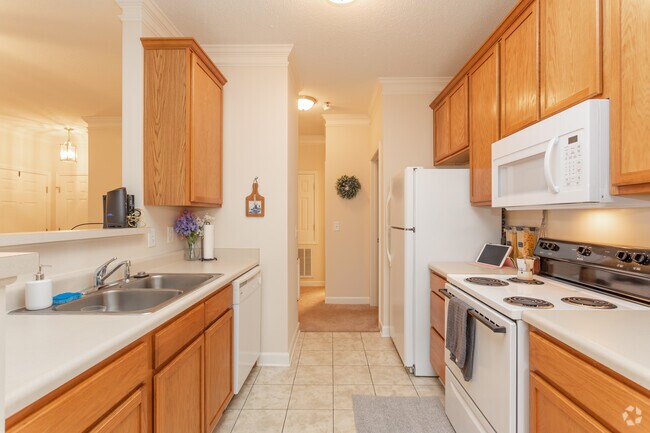 1BR, 1BA - 959SF - Kitchen - Falls Creek