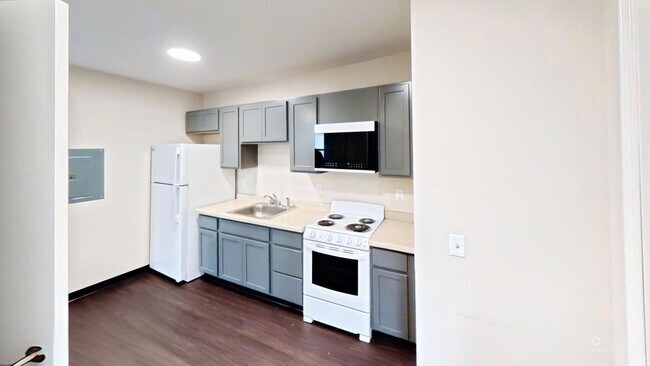 Photo - 3554 E Washington Ave Unit 200