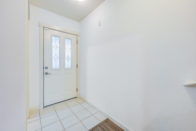 Photo - Cozy contemporary condo offers tranquility and convenience close to Columbia City.