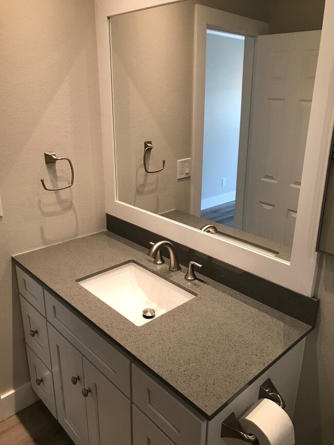 Photo - 16871 Green Ln Unit 1