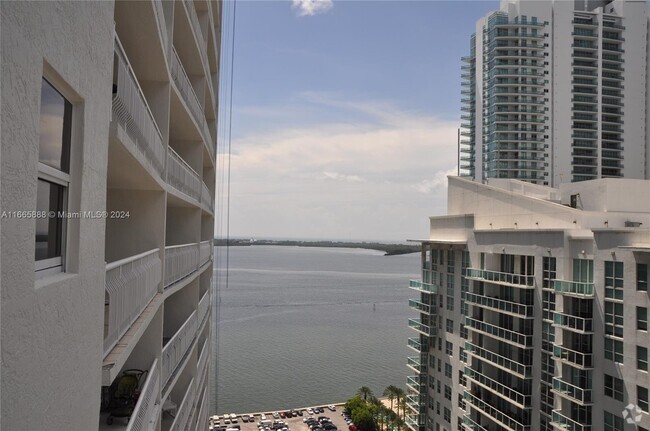 Building Photo - 1200 Brickell Bay Dr Unit 2723 Rental