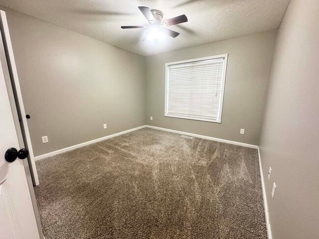 Photo - 603 Aberdeene Ct