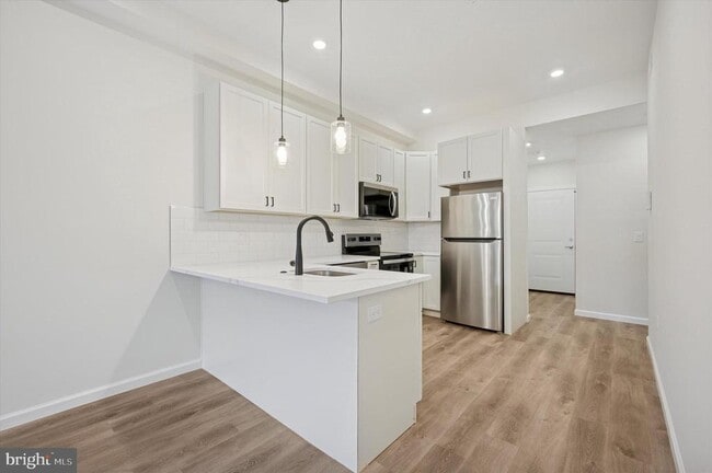 Building Photo - 105 N 63rd St Unit 6 Rental