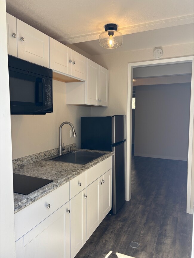 Photo - 574 Belden St Unit 574