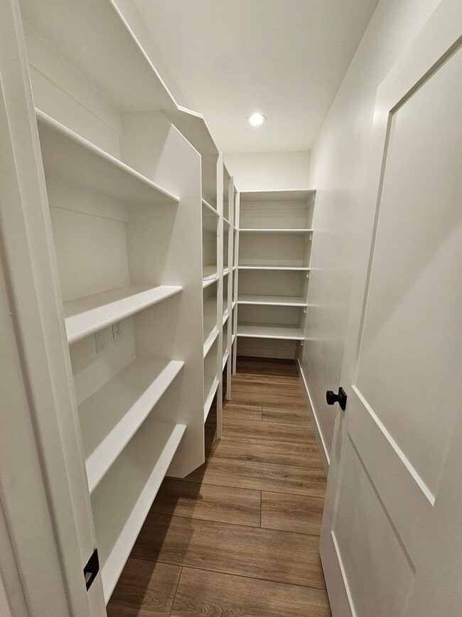 Photo - Crapo's 156 Duplex Unidad 1