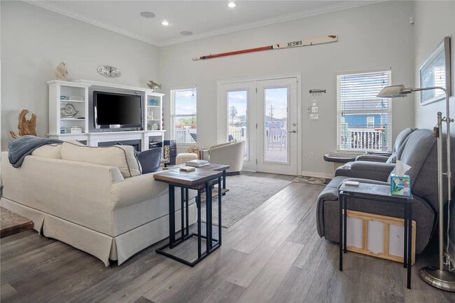 Photo - 956 Biscayne-SI ID1560830P Unit SI ID1560830P