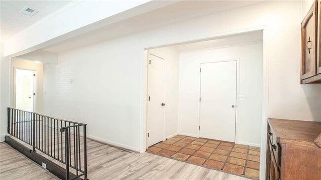 Photo - 3016 Donavan Way