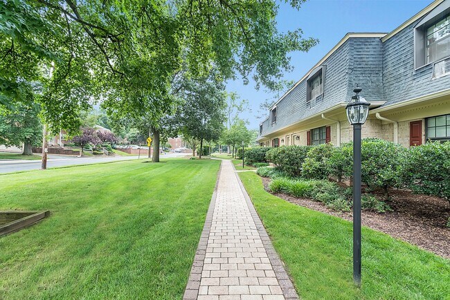 Photo - 768 Springfield Ave