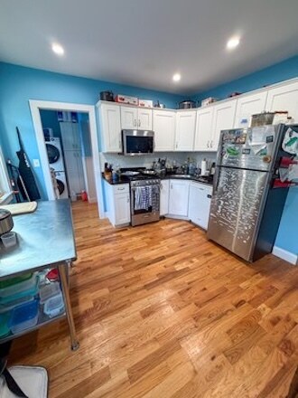 Building Photo - 12 Donnybrook Rd Unit Cozy 3 bed in Oak Square!