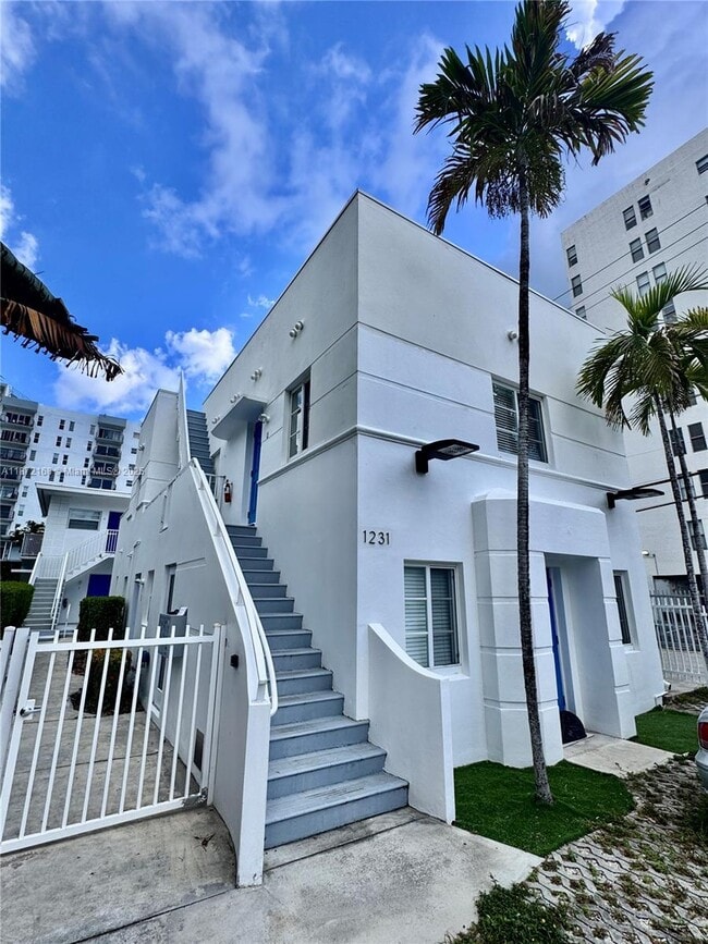 Building Photo - 1231 13th St Unit 2 Rental