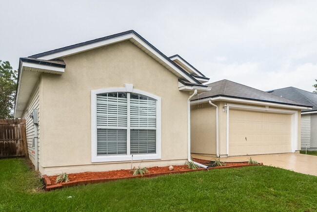 Photo - 1824 Creekview Dr House