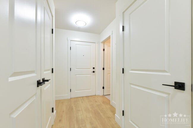 Photo - Stunning 2 Bed 2 Bath 893 Sqft Condo with Private Outdoor Patio for Rent in West Willoughby, Lang... Unit 120