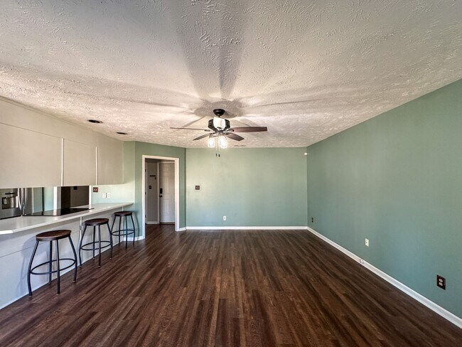 Photo - Charming 3 Bed 2 Bath Home with Fenced Backyard