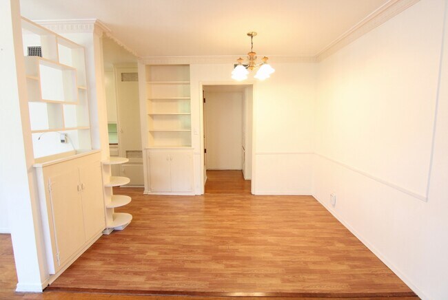 Photo - 6125 Cashio St Unidad 1