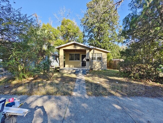 Photo - 1593 W 21st St