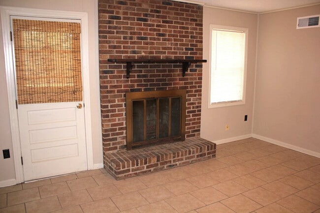 Photo - VillageOak3729 Unit 1