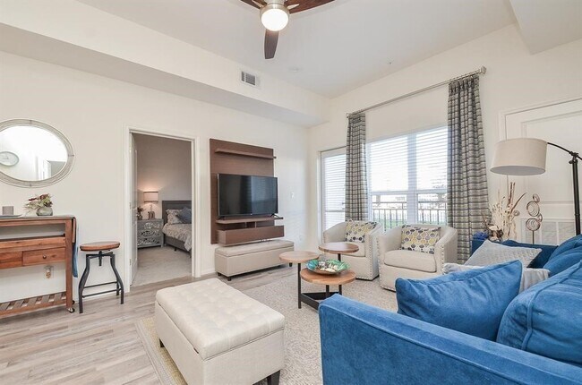 Building Photo - 1207 Grand W Blvd Unit 1G
