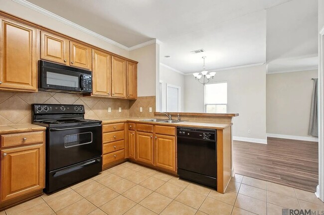 Photo - 3 Bedroom near LSU available NOW