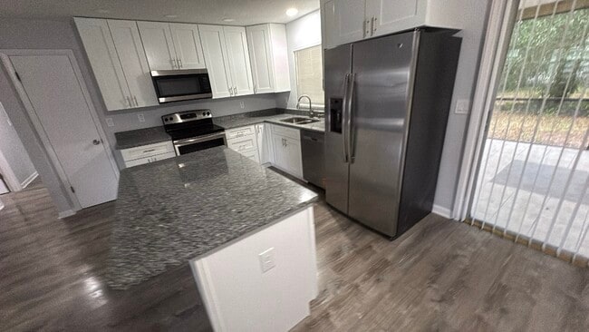 Photo - 2000 NE 50th Pl