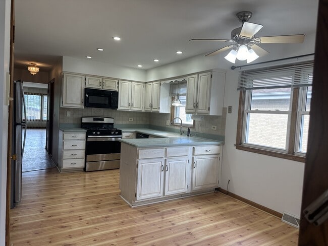 Photo - 1336 N Northwest Hwy Unit 2nd Floor