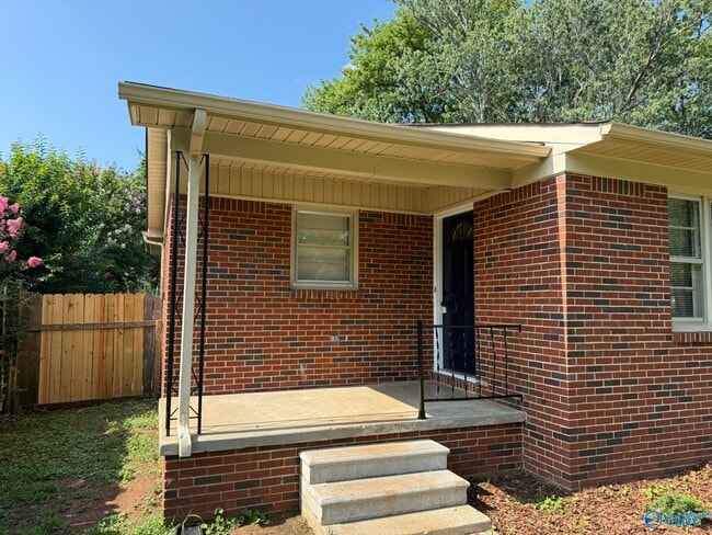 Photo - 1911 Bluebird Ave NW