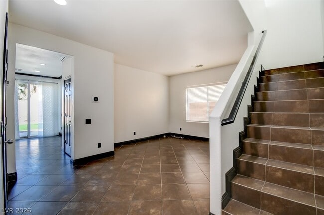 Photo - 2904 Dowitcher Ave