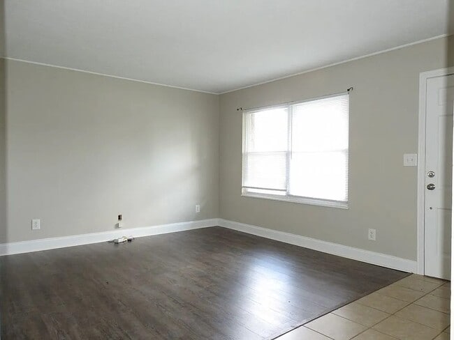 Photo - Logwood Ave