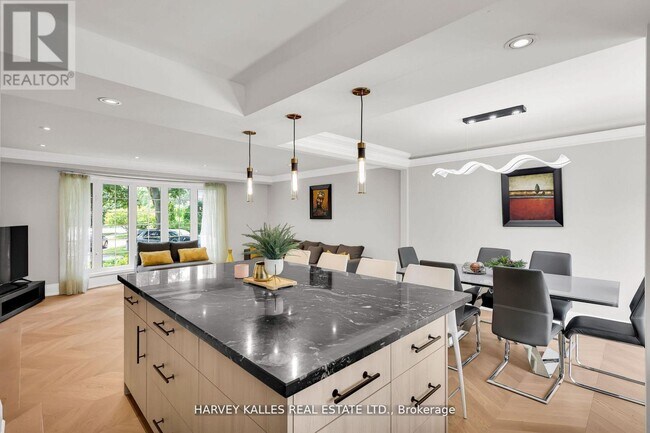 Photo - 16 Wedgeport Pl