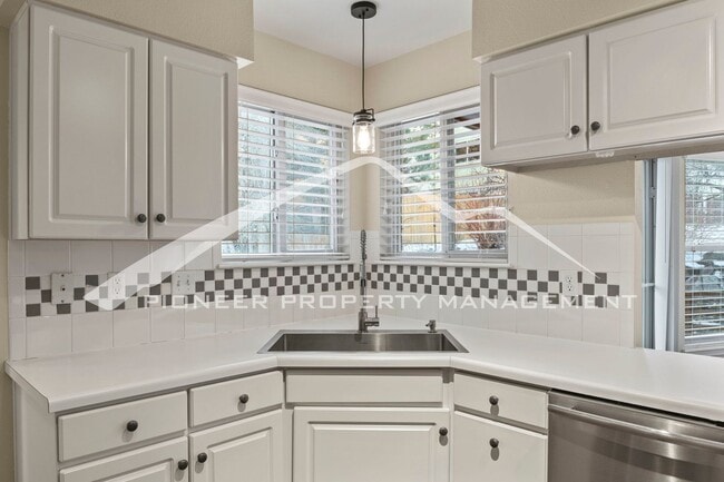 Photo - Beautiful 3bd/2.5 bath home with a peaceful backyard, AC, and 2.5 car garage near Ute Valley Park