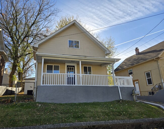 Photo - 324 Rosewood Ave