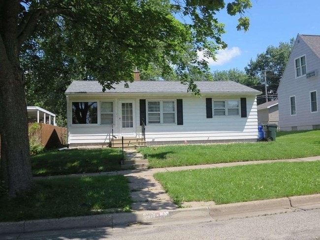 Building Photo - 1171 Bourland Ave Rental