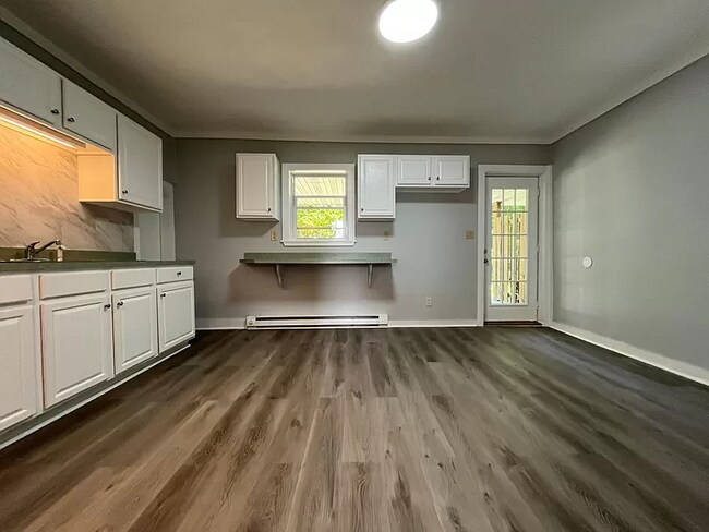 Photo - 5844-5848 Kesslersville Rd Unidad 5846
