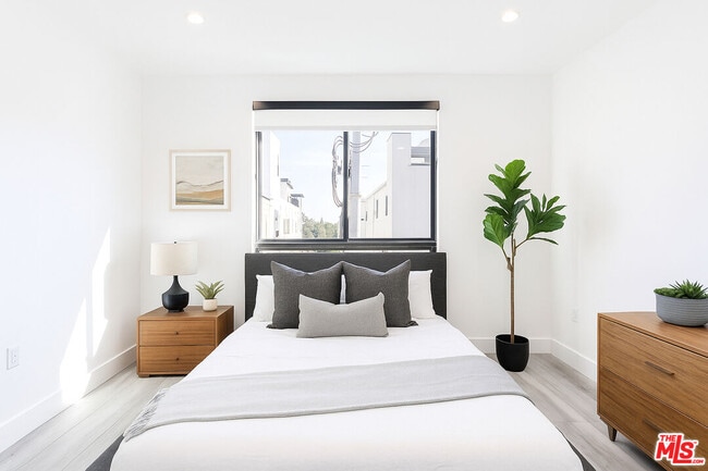 Photo - 11800 Courtleigh Dr Unidad 305