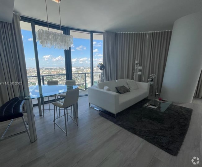 Building Photo - Remarks:	Enjoy stunning Skyline and Bay vi... Rental