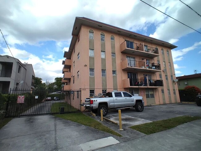555 SW 4th St