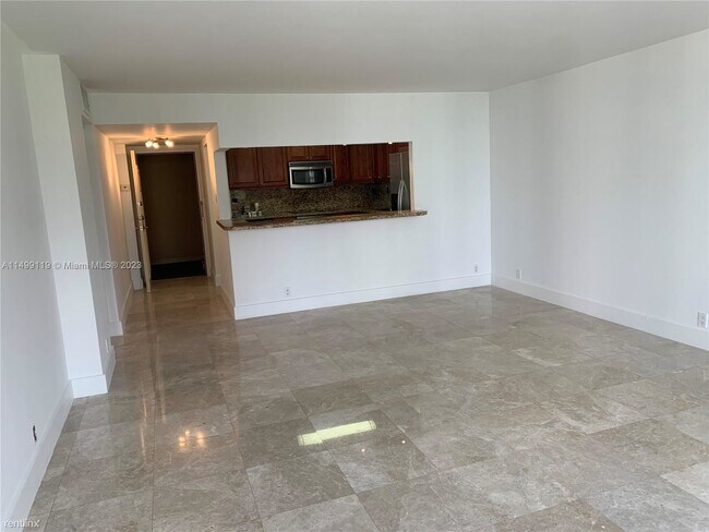 Photo - 2 br, 2 bath Condo - 1901 Brickell Ave Apt... Unit Apt B1011