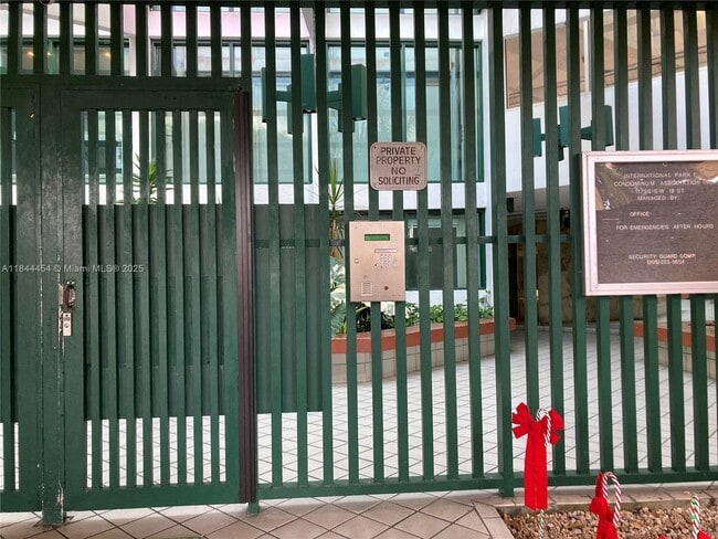 Photo - 11750 SW 18th St Unidad 314-1