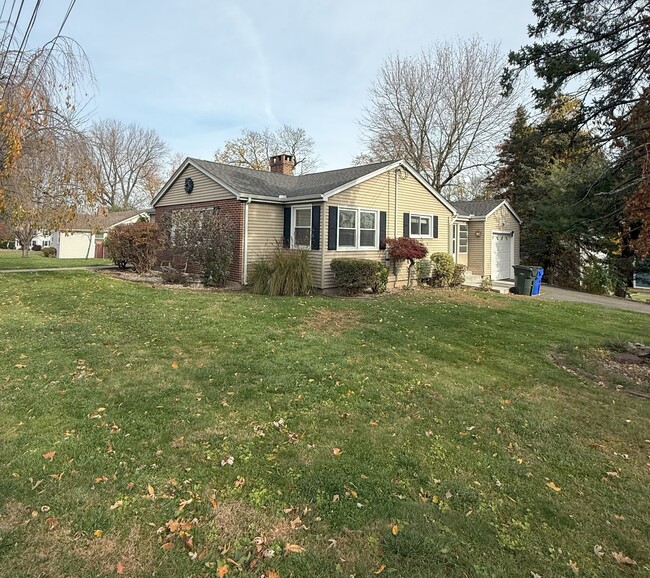 Photo - 6 Wells Farm Dr