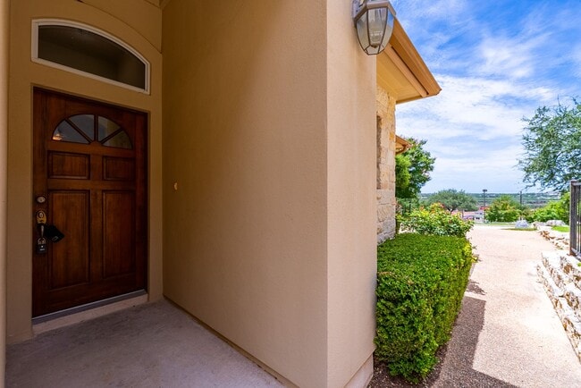 1305 Delsie Dr