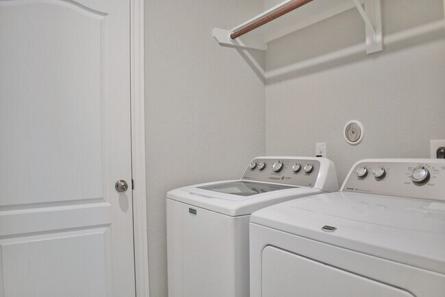 Photo - 31619 Heguy Pass