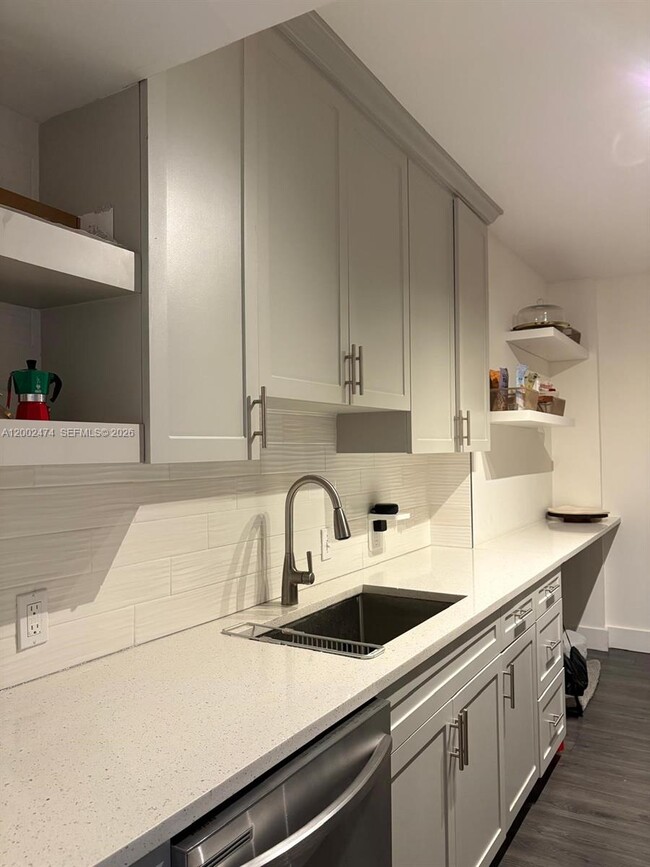 Photo - 4200 Hillcrest Dr Unit 208