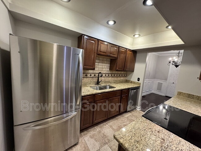 Photo - 5025 Hillsboro Pike