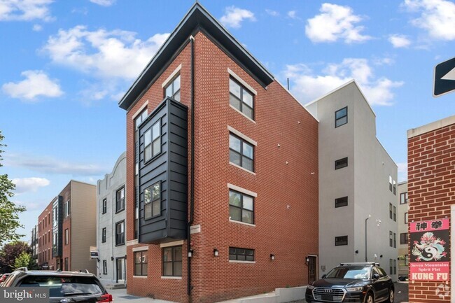 Building Photo - 988 N Marshall St Unit 1F Rental